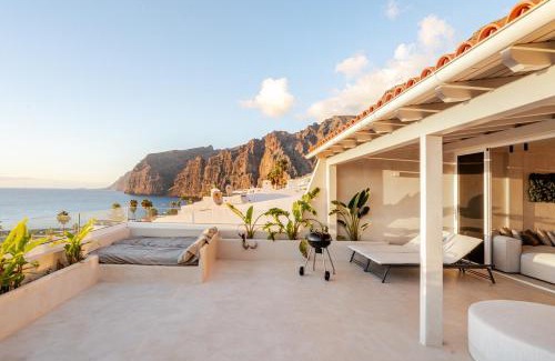 Los Gigantes Apartment | The Giants Residence