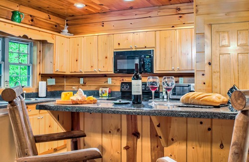 Lake Lure Cabin | The Ginger Fox Log Cabin w/Resort Perks | Lake Lure