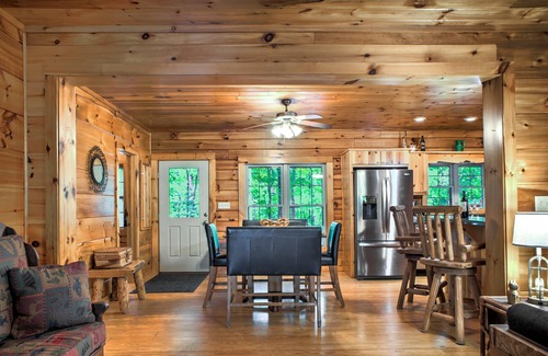 Lake Lure Cabin | The Ginger Fox Log Cabin w/Resort Perks | Lake Lure