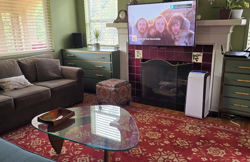 Pasadena House | The Gingko House - Private Suite with Living Room