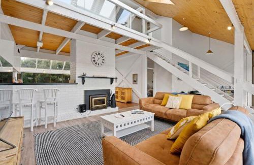 Goolwa South House | The Glass House 103 Bristow-Smith Ave Goolwa South - BYO Linen