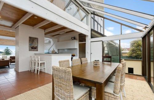Goolwa South House | The Glass House 103 Bristow-Smith Ave Goolwa South - BYO Linen