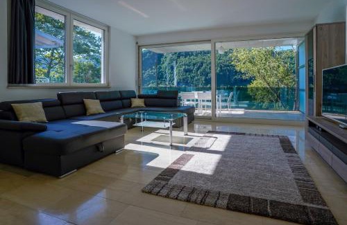 Caslano House | The Glass House & SPA