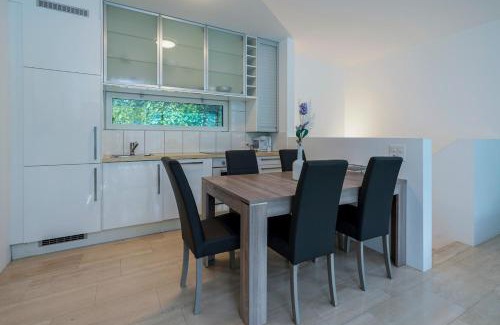 Caslano House | The Glass House & SPA