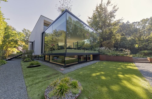 Ukkel Villa | The Glass Manor