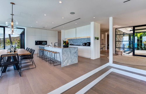 Hamilton Island House | The Glasshouse
