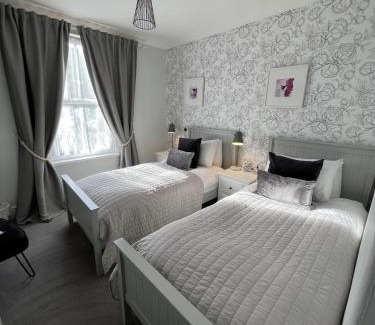 Glastonbury Bed & Breakfast | The Glastonbury Townhouse B&B
