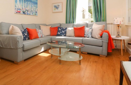Flushing Cottage | THE GLEN, pet friendly, character holiday cottage in Flushing