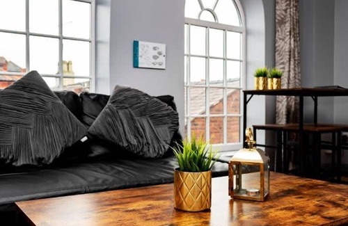 Wrexham Apartment | The Glyndwr - Berwyn House Central Wrexham