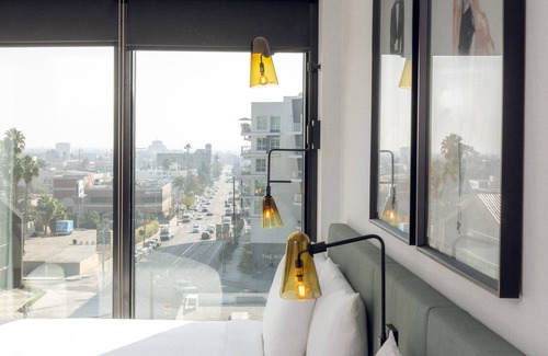 Hollywood Hotel | The Godfrey Hotel Hollywood