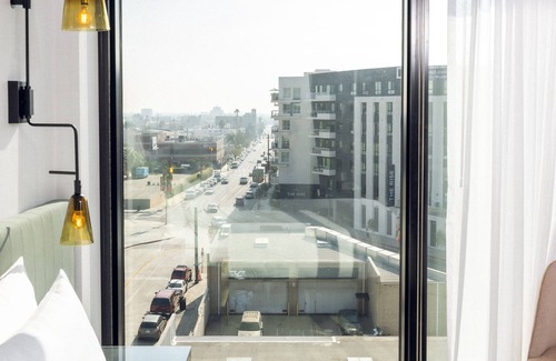 Hollywood Hotel | The Godfrey Hotel Hollywood