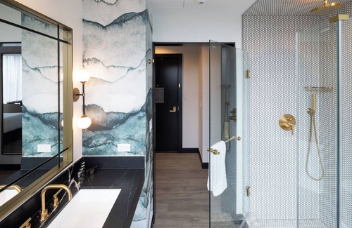 Hollywood Hotel | The Godfrey Hotel Hollywood