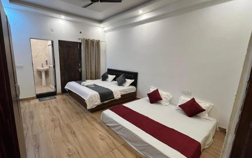 Tapovan Hotel | The Gold Bird by StayApart