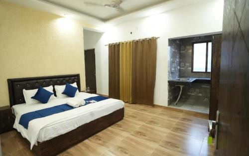 Tapovan Hotel | The Gold Bird by StayApart