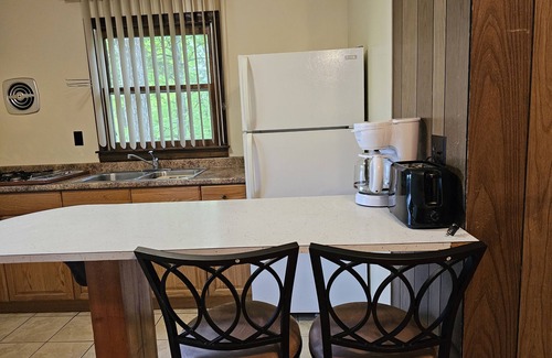 Lake George Cabin | The Gold Eagle Cottage 15