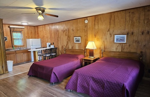 Lake George Cabin | The Gold Eagle Cottage 3