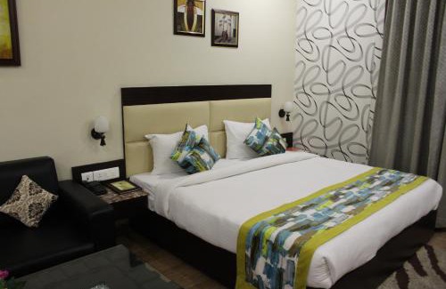 Mahanagar Hotel | The Golden Apple