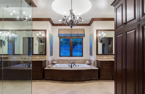 Thousand Oaks House | The Golden Dream Ranch Estate