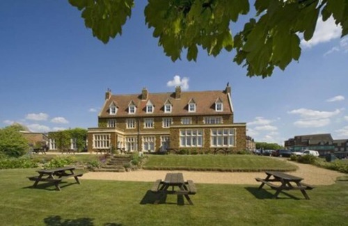 Hunstanton Hotel | The Golden Lion Hotel