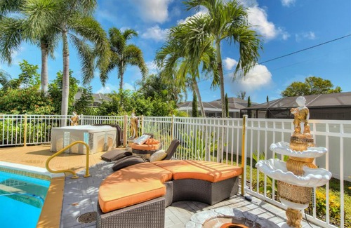 Trafalgar Villa | The Golden Palace Villa