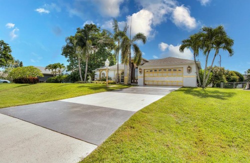 Trafalgar Villa | The Golden Palace Villa