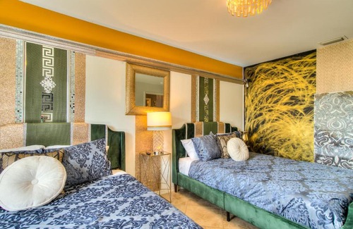Trafalgar Villa | The Golden Palace Villa