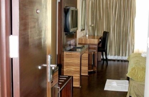 Patparganj Hotel | The Golden Palms Hotel & Spa Delhi