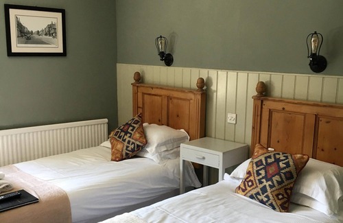 Burford Hotel | The Golden Pheasant Inn