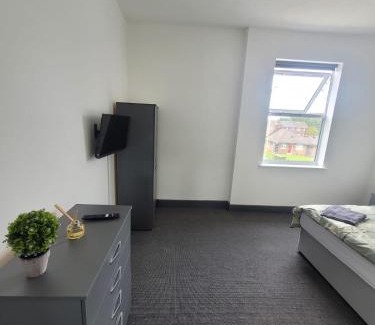Widnes Apartment | The Goldmine Rooms