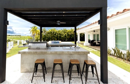 El Palmar Villa | The Golf Oasis Villa by Acomodo