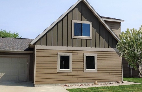 Spirit Lake Cabin | The Good Life Cabin - Bridges Bay Resort in Okoboji, Iowa