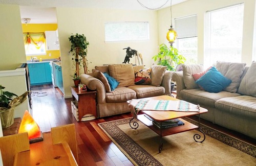 Shawnigan Lake House | The Good Life House(upper)@ Shawnigan Beach Resort