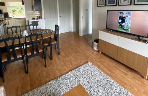 Bude Ski Chalet | The Good Lodge