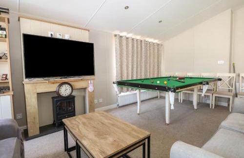 Chichester House | The Goodwood Lodge
