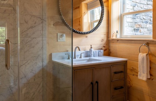 Grafton Cabin | The Grafton Lodge, Rustic Luxury, sleeps 20, Hot Tub, Sauna, Fire pit