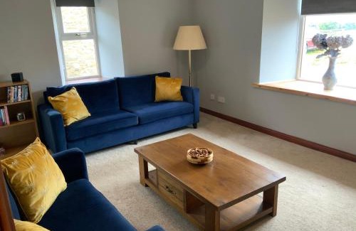 Biggar House | The Granary at Tinto Retreats, Biggar is a gorgeous 3 bedroom Stone cottage