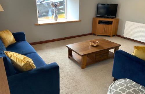 Biggar House | The Granary at Tinto Retreats, Biggar is a gorgeous 3 bedroom Stone cottage