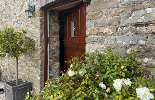 Cardigan House | The Granary