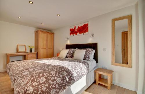 Barnstaple House | The Granary Muddiford
