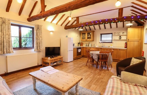 Colchester Cottage | THE GRANARY, pet friendly, character holiday cottage in Polstead