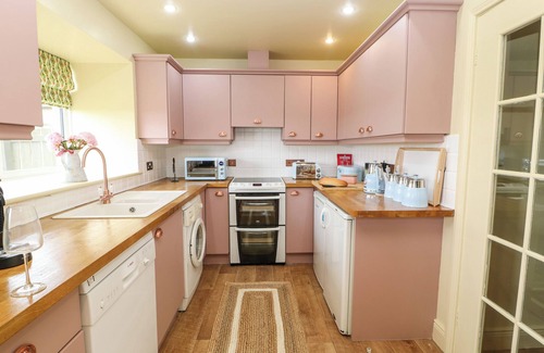 Morpeth Cottage | THE GRANARY, pet friendly, with a garden in Morpeth