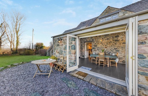 Llangaffo Cottage | The Granary - UK48740