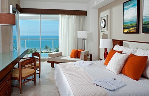 Nuevo Vallarta Hotel | The Grand Bliss - One Bedroom Suite (With Kitchen) or Master Suite (No Kitchen)