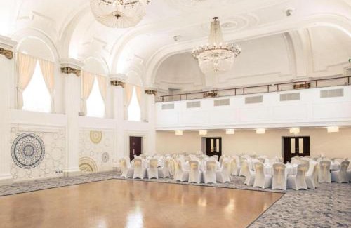 Bristol Old City Hotel | The Grand Bristol City Center By Dancenter