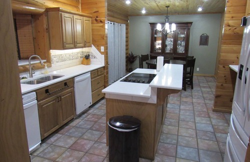 Shreveport Cabin | The Grand Lodge, Pool House, & Private Pool at God's Country Resort