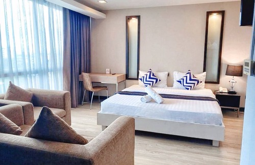 Nong Bon Hotel | The Grand Lunara Hotel at Srinakarin