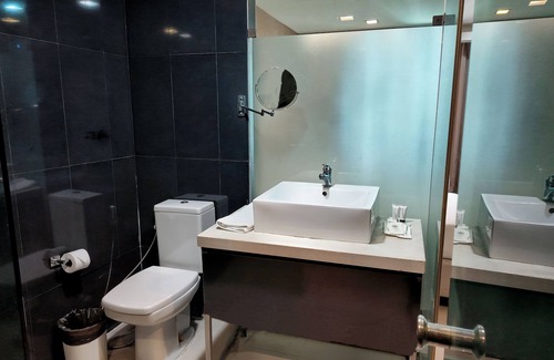Nong Bon Hotel | The Grand Lunara Hotel at Srinakarin