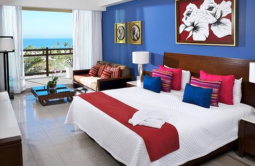 Zona Hotelera Resort | THE GRAND MAYAN TWO BEDROOM SUITE in lovely San José del Cabo with WiFi, AC