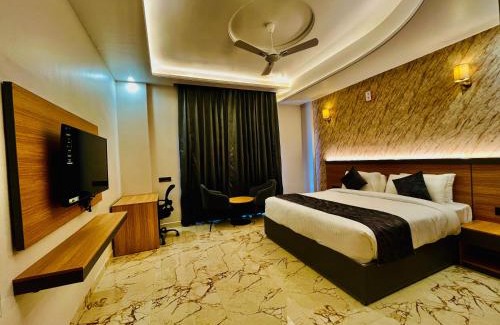 Greater Noida Hotel | The Grand Oasis Hotel & Resort