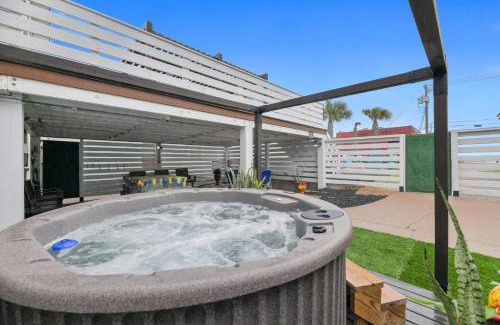 San Jacinto House | The Grand on Ave O
